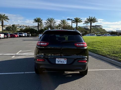 Used 2017 Jeep Cherokee High Altitude image 6