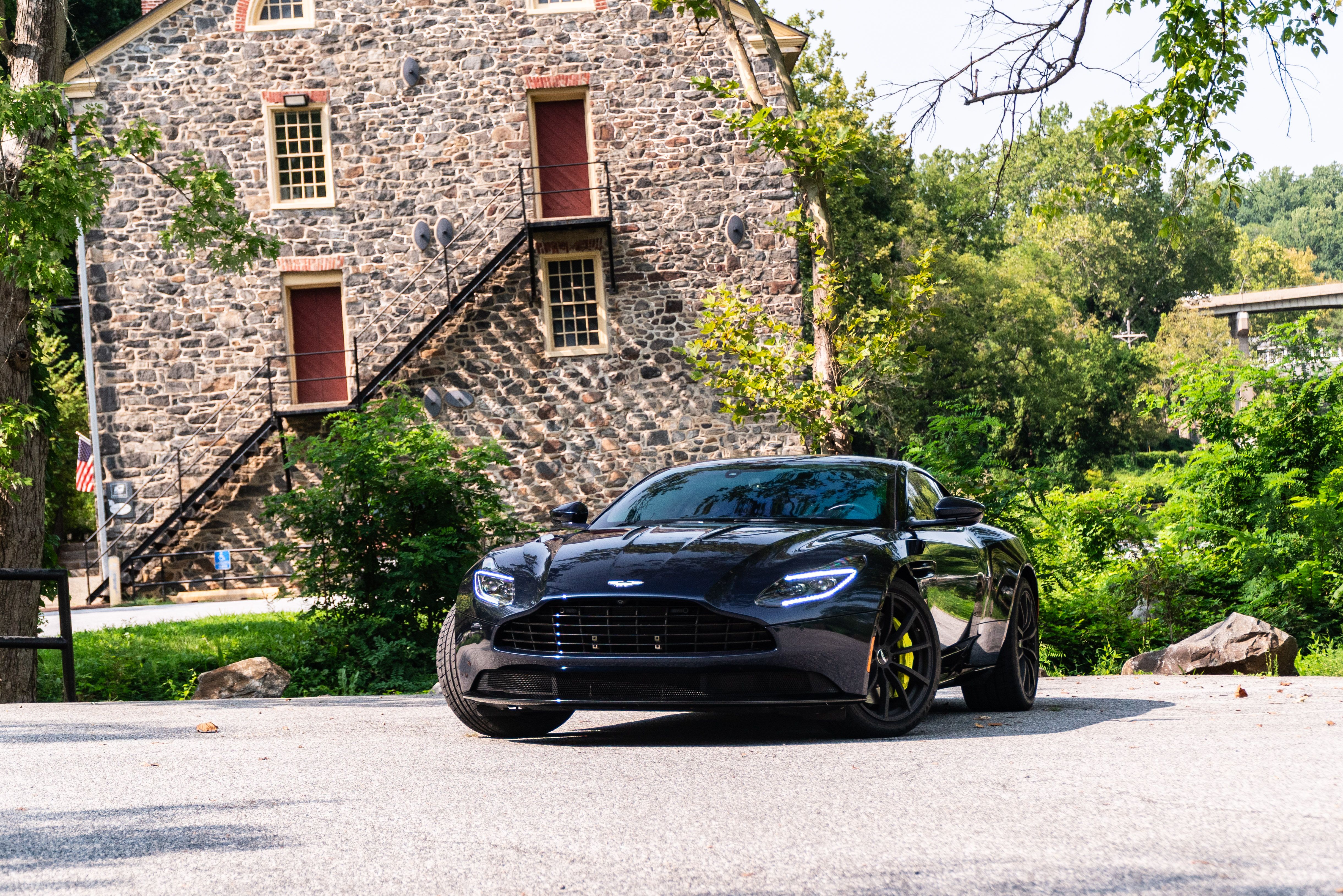 Used 2019 Aston Martin DB11 AMR RWD image 14