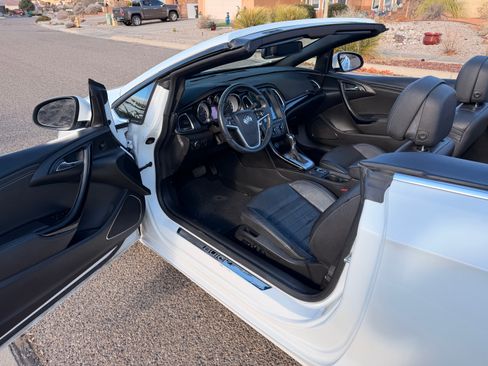 Used 2019 Buick Cascada Premium image 15