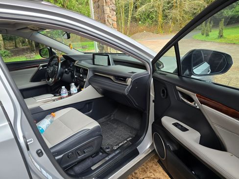 Used 2018 Lexus RX 450hL Premium w/ Premium Package image 9