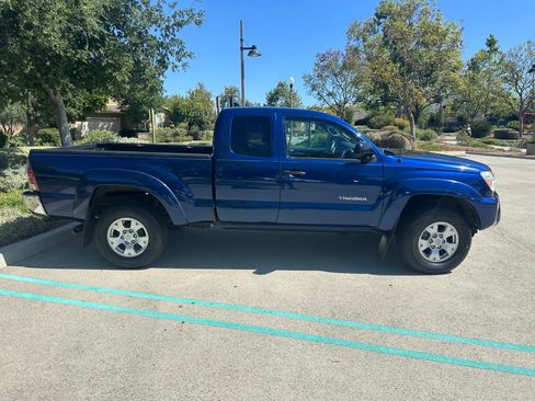 Used 2015 Toyota Tacoma 4x4 Access Cab V6 w/ SR5 Package image 16