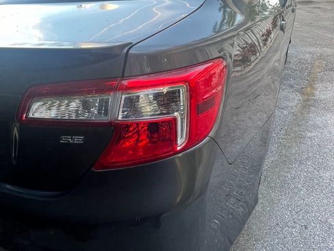 Used 2014 Toyota Camry SE image 5