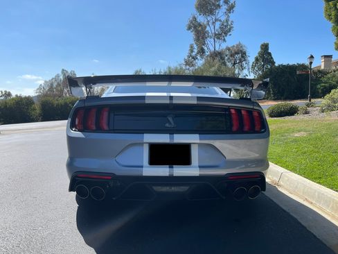 Used 2022 Ford Mustang Shelby GT500 w/ Carbon Fiber Track Pack RWD image 5
