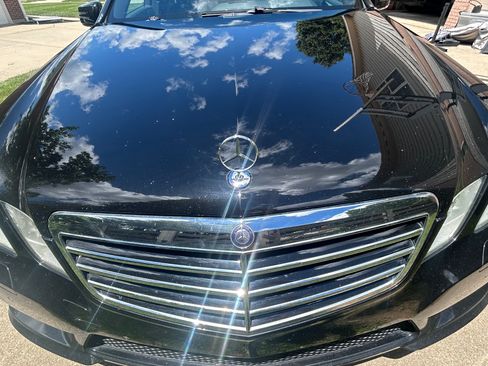 Used 2010 Mercedes-Benz E 350 4MATIC Sedan image 11