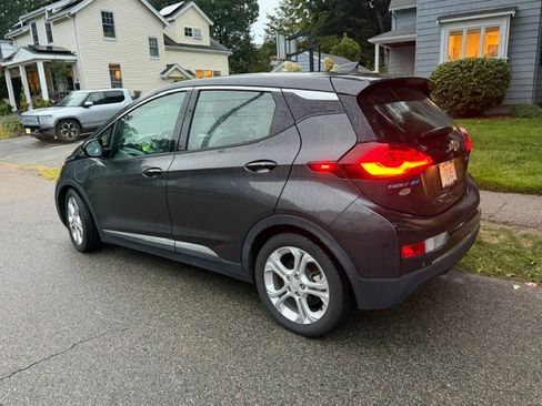 Used 2017 Chevrolet Bolt LT FWD image 6