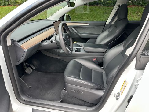 Used 2023 Tesla Model Y Long Range image 10