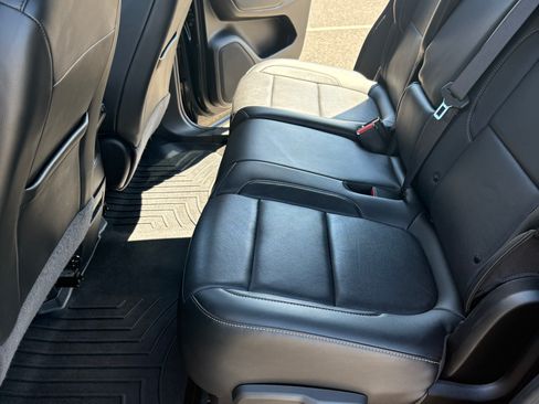 Used 2020 GMC Acadia SLT AWD/4WD image 12