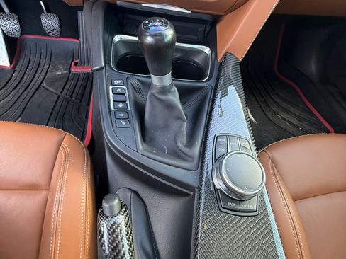 Used 2017 BMW M4 Coupe image 22