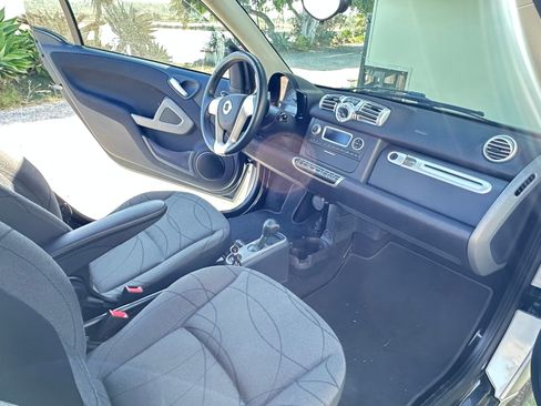 Used 2014 smart fortwo pure RWD image 5