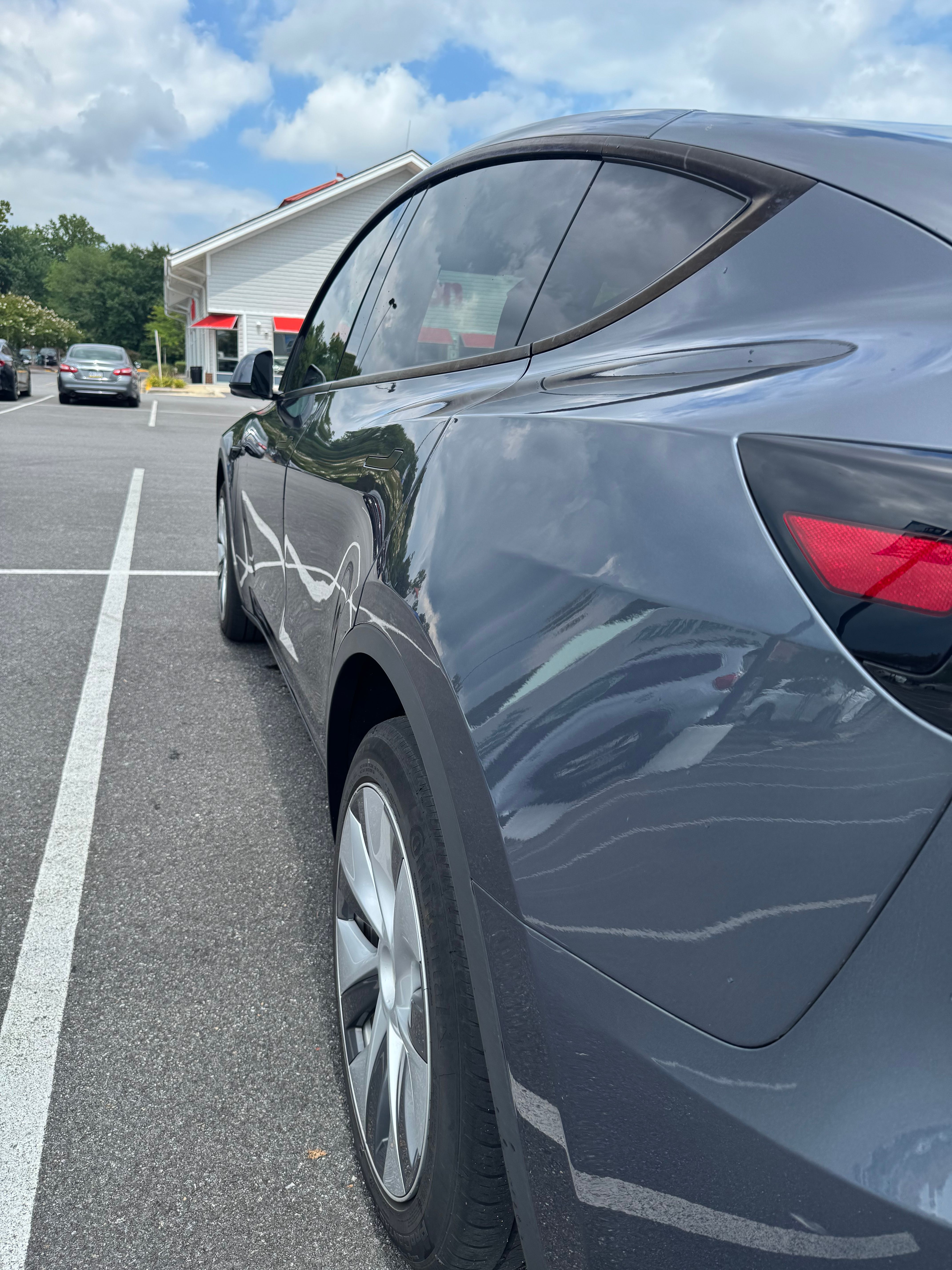 Used 2023 Tesla Model Y Long Range AWD/4WD image 9