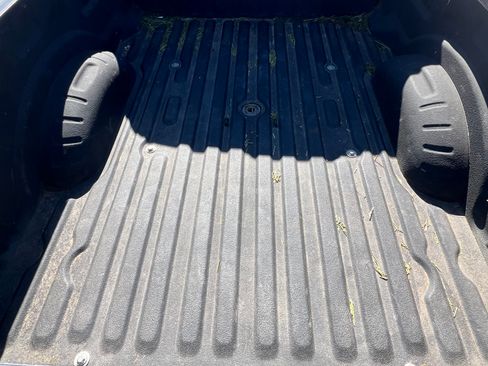 Used 2022 Ford F250 Platinum w/ FX4 Off-Road Package image 8