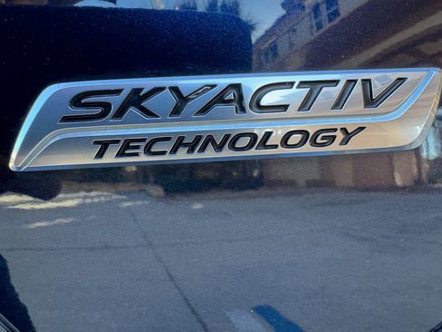 Used 2018 MAZDA MAZDA3 Grand Touring image 23