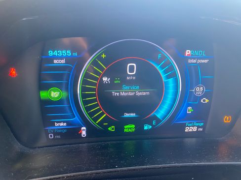 Used 2017 Chevrolet Volt Premier w/ Driver Confidence II Package image 17