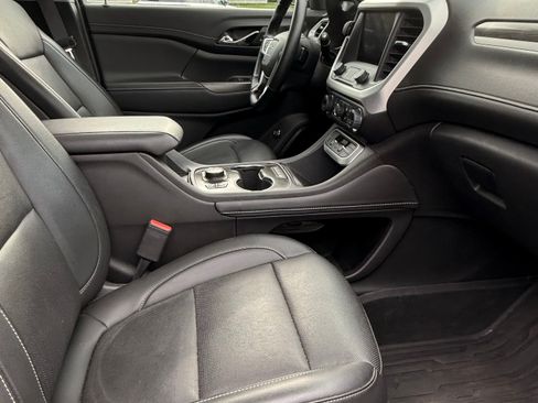 Used 2023 GMC Acadia SLT w/ Preferred Package AWD/4WD image 8