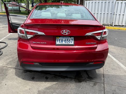 Used 2016 Hyundai Sonata SE FWD image 1