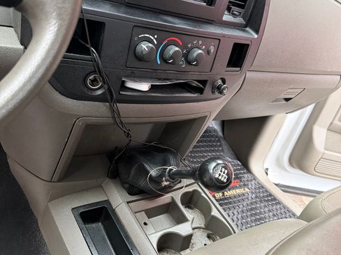 Used 2008 Dodge Ram 1500 Truck ST image 6