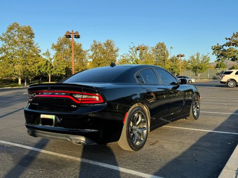 Used 2015 Dodge Charger R/T w/ Premium Group RWD image 4