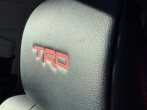 Used 2018 Toyota 4Runner TRD Off-Road Premium image 10