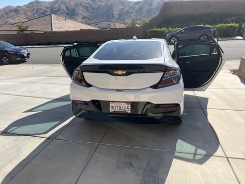 Used 2017 Chevrolet Volt Premier w/ Driver Confidence II Package FWD image 13