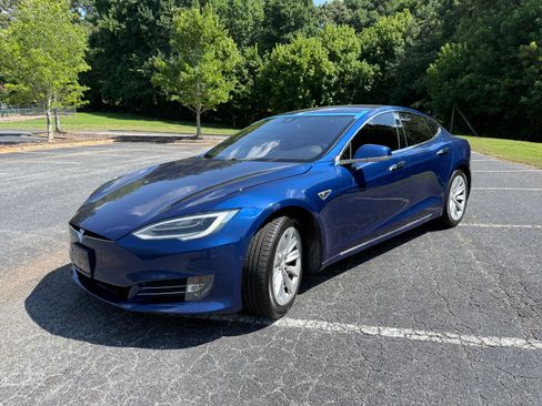 Used 2016 Tesla Model S 70 RWD image 6