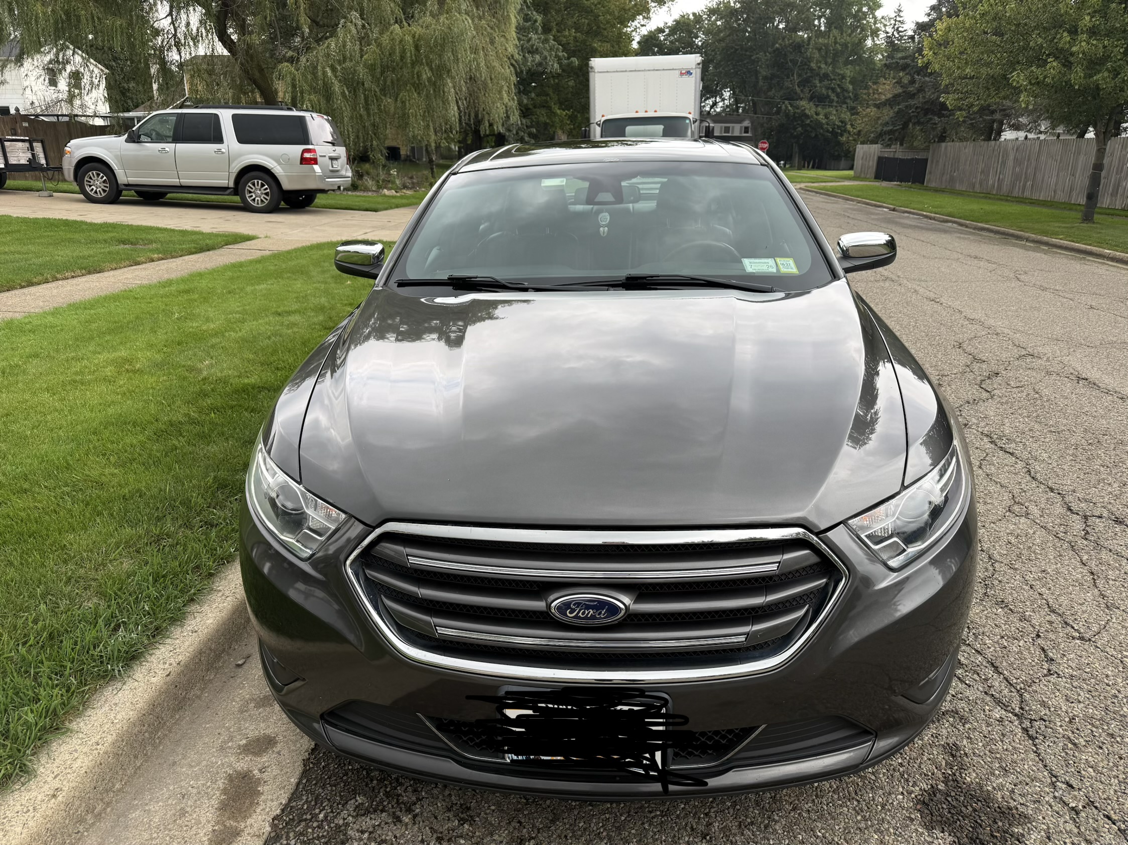 Used 2019 Ford Taurus Limited AWD/4WD image 2