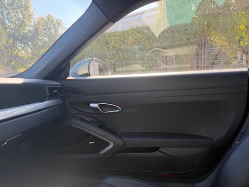 Used 2017 Porsche 911 Carrera image 10