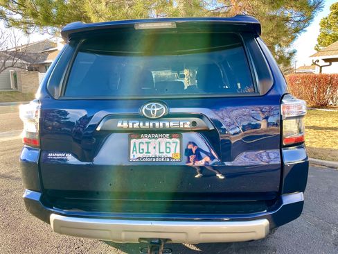 Used 2019 Toyota 4Runner 4WD image 4