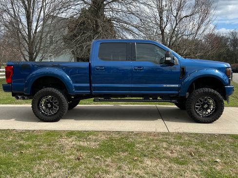 Used 2022 Ford F250 Lariat w/ Black Appearance Package image 1