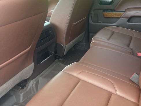 Used 2018 Chevrolet Silverado 1500 High Country image 12