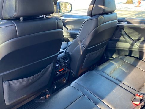 Used 2013 BMW X5 M image 9