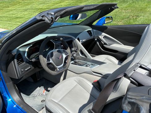 Used 2015 Chevrolet Corvette Stingray Convertible w/ 3LT Preferred Equipment Group image 2