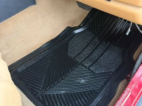 Used 1998 Jeep Wrangler SE image 16