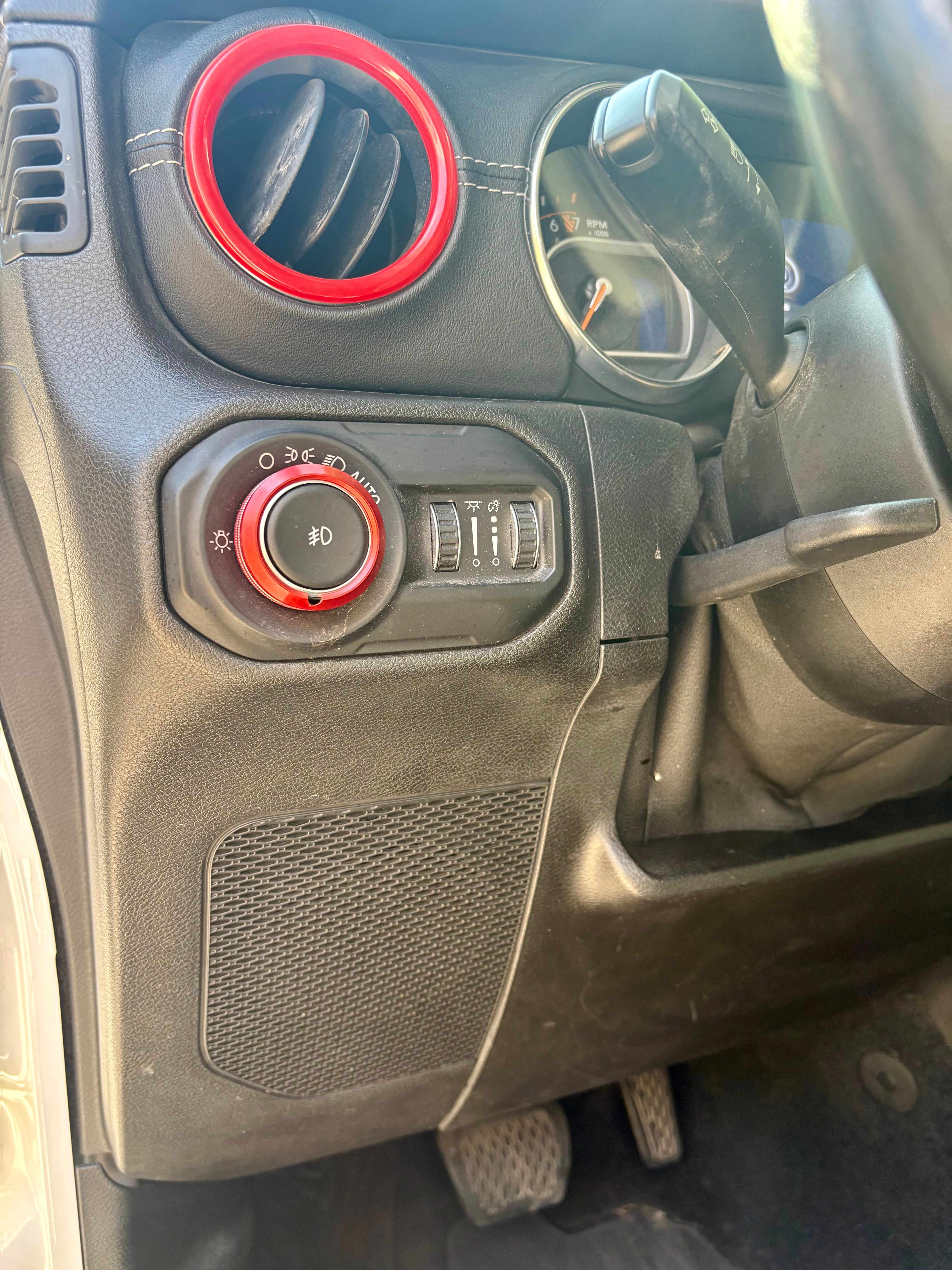 Used 2019 Jeep Wrangler Unlimited Sahara AWD/4WD image 15
