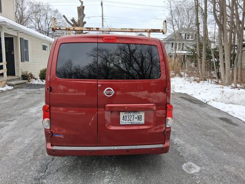 Used 2018 Nissan NV200 SV w/ Navigation Package image 2
