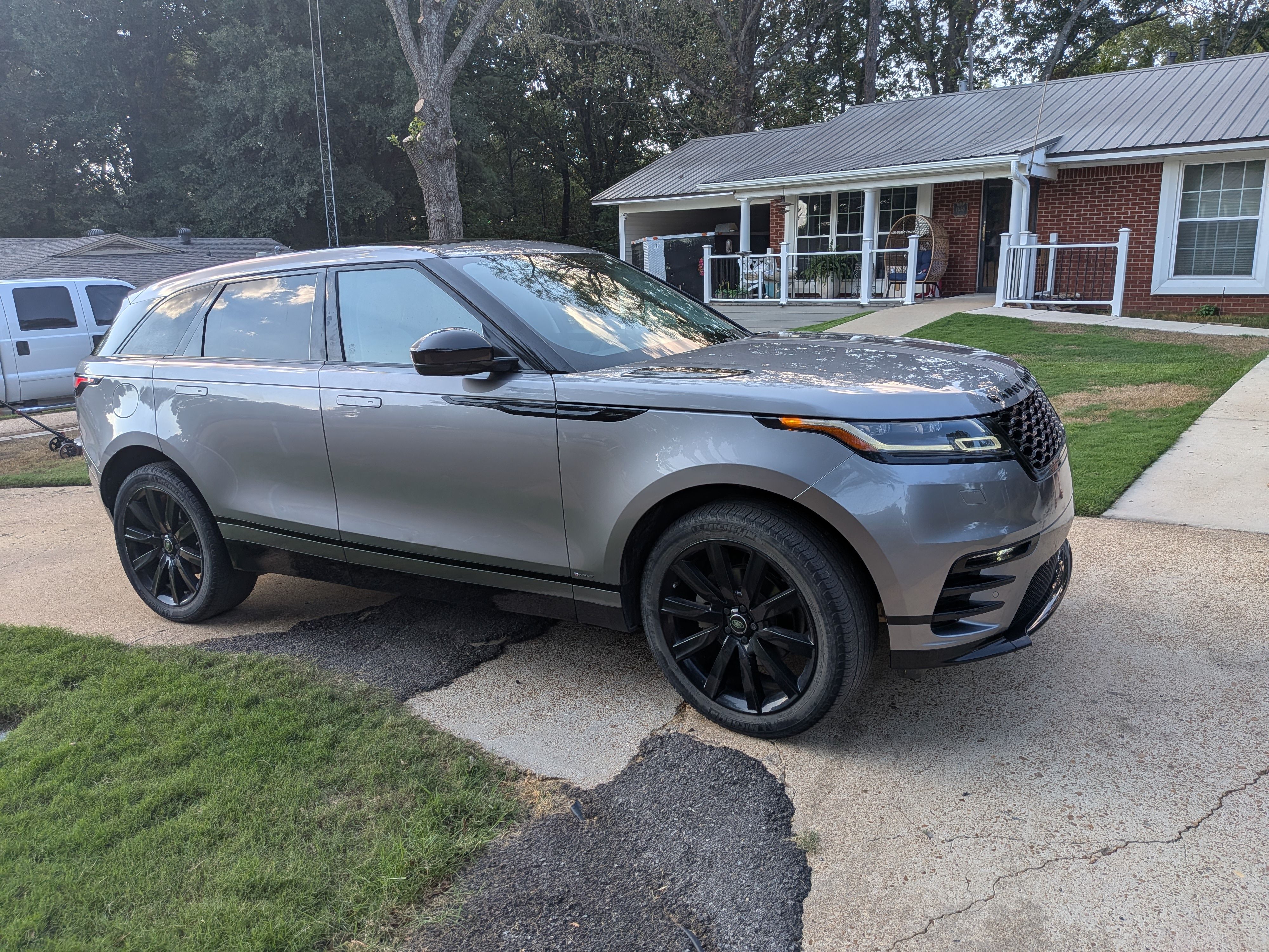 Used 2020 Land Rover Range Rover Velar R-Dynamic S AWD/4WD image 6