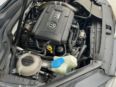 Used 2015 Volkswagen Golf R 4-Door image 11