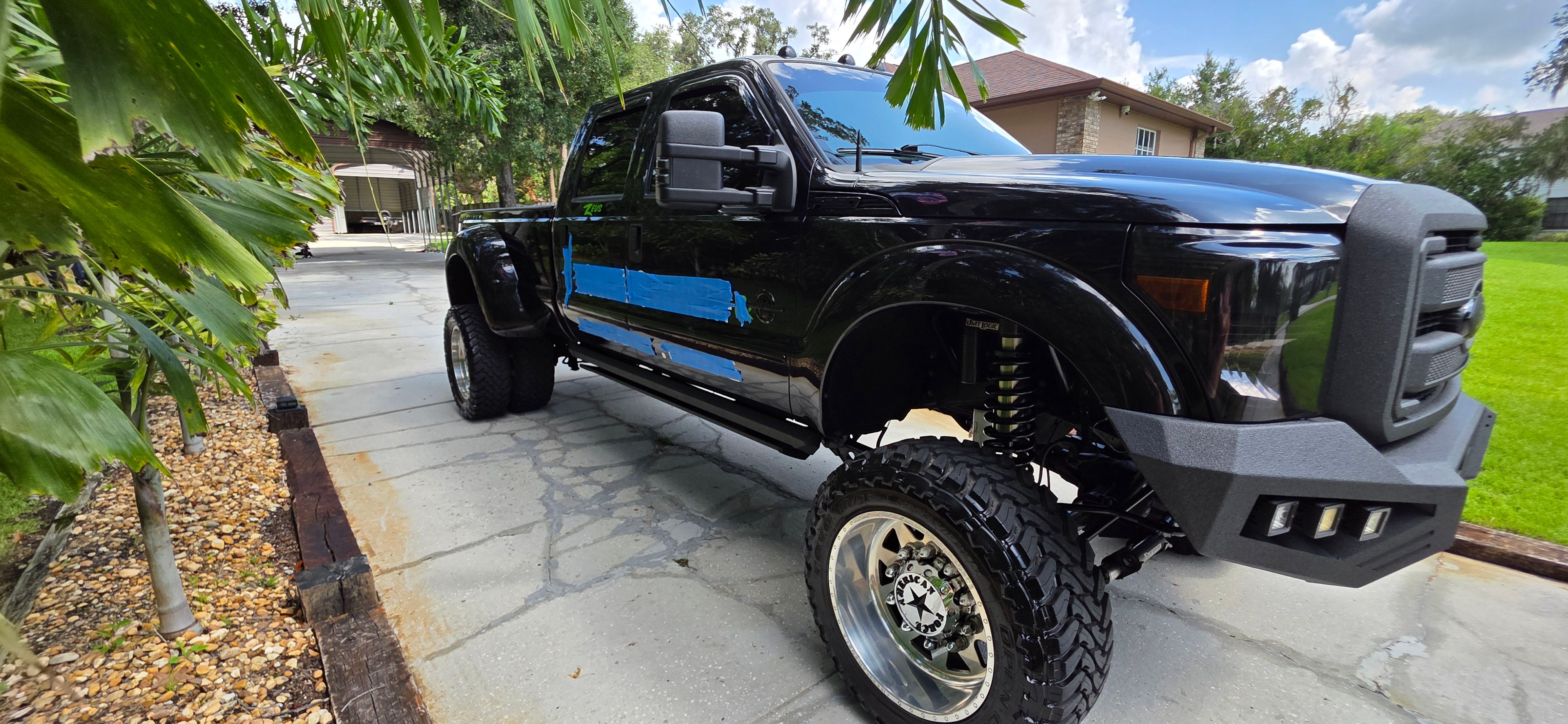 Used 2013 Ford F350 Platinum w/ FX4 Off Road Pkg AWD/4WD image 2