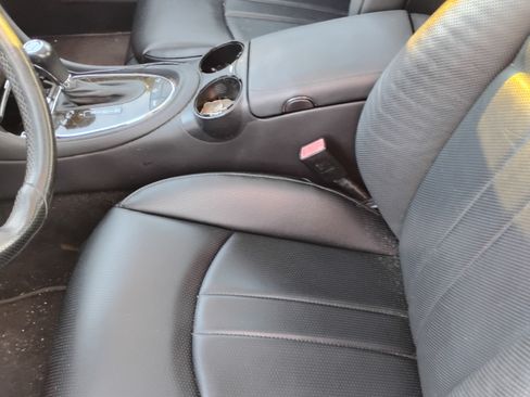 Used 2008 Mercedes-Benz CLS 550 image 3