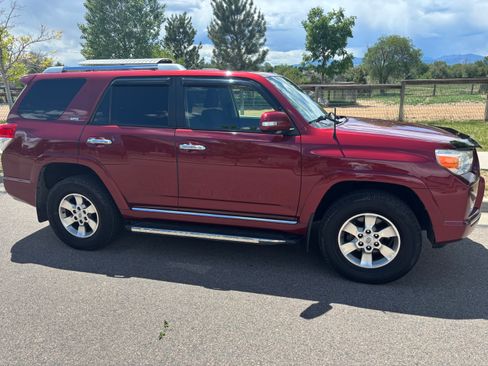 Used 2013 Toyota 4Runner SR5 w/ Convenience Pkg AWD/4WD image 2