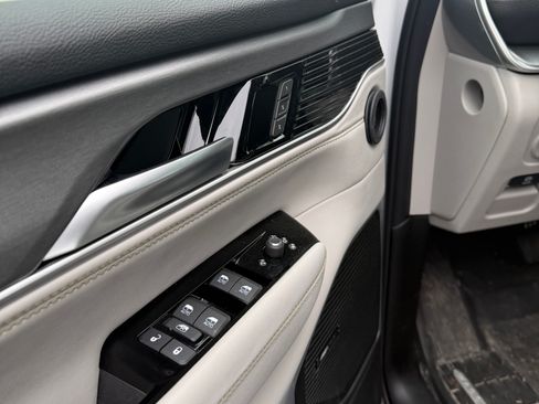 Used 2025 Jeep Wagoneer Series II image 6