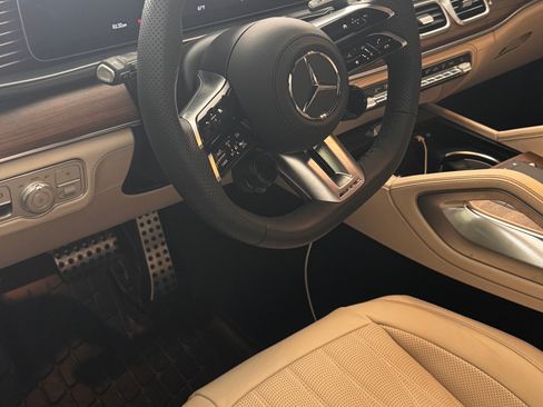 Used 2024 Mercedes-Benz GLS 63 AMG 4MATIC image 10