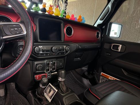 Used 2021 Jeep Wrangler Unlimited Rubicon w/ Uconnect 4C Nav & Sound Group AWD/4WD image 8
