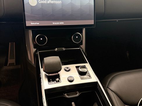 Used 2023 Land Rover Range Rover SE image 21