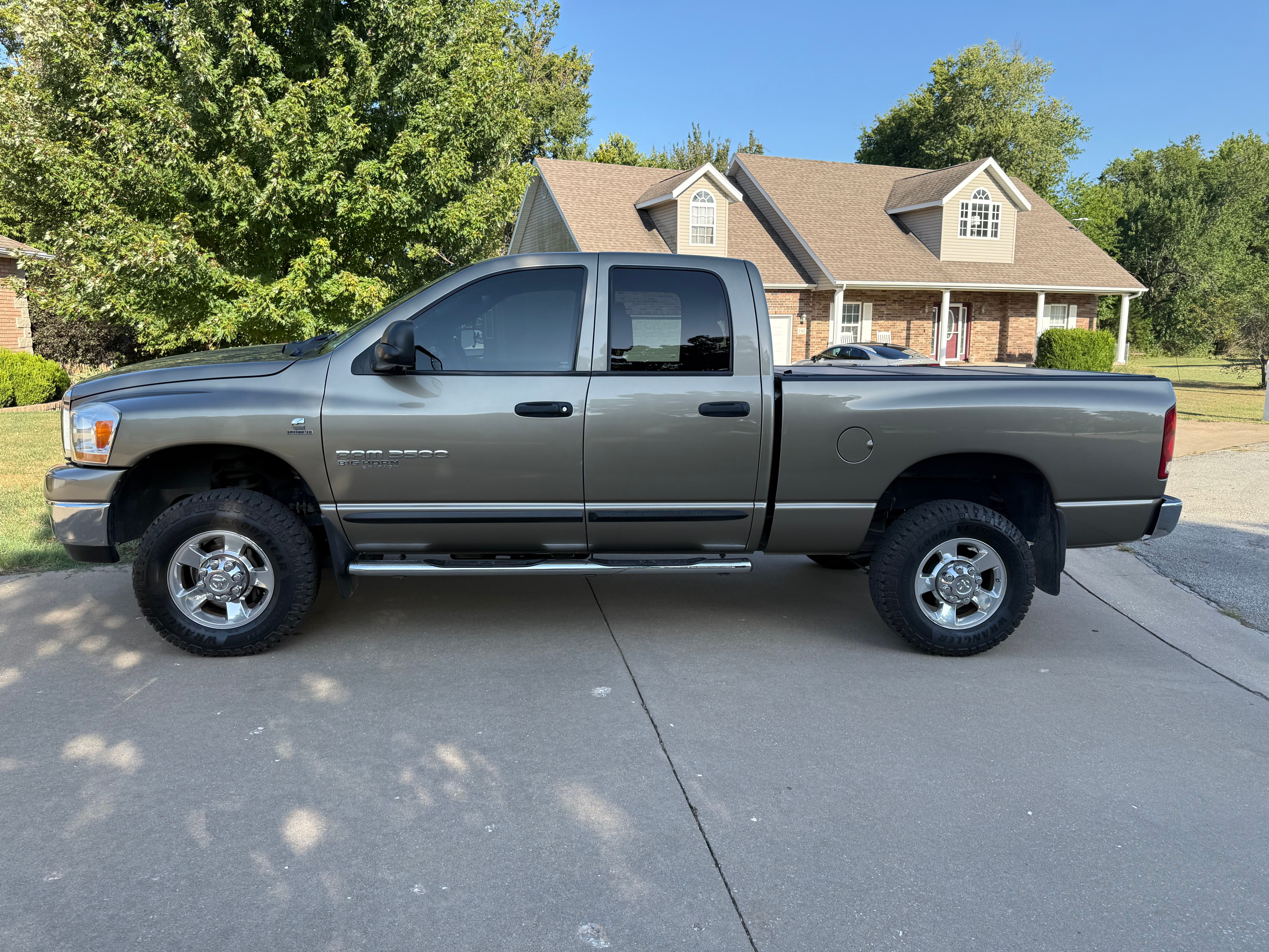 Used 2006 Dodge Ram 3500 Truck SLT w/ Quad Cab Big Horn Value Group AWD/4WD image 2