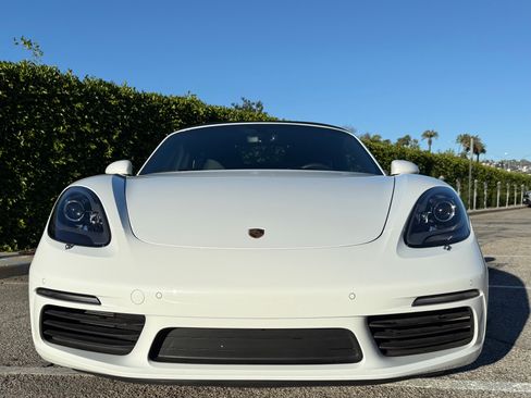 Used 2024 Porsche 718 Boxster image 10