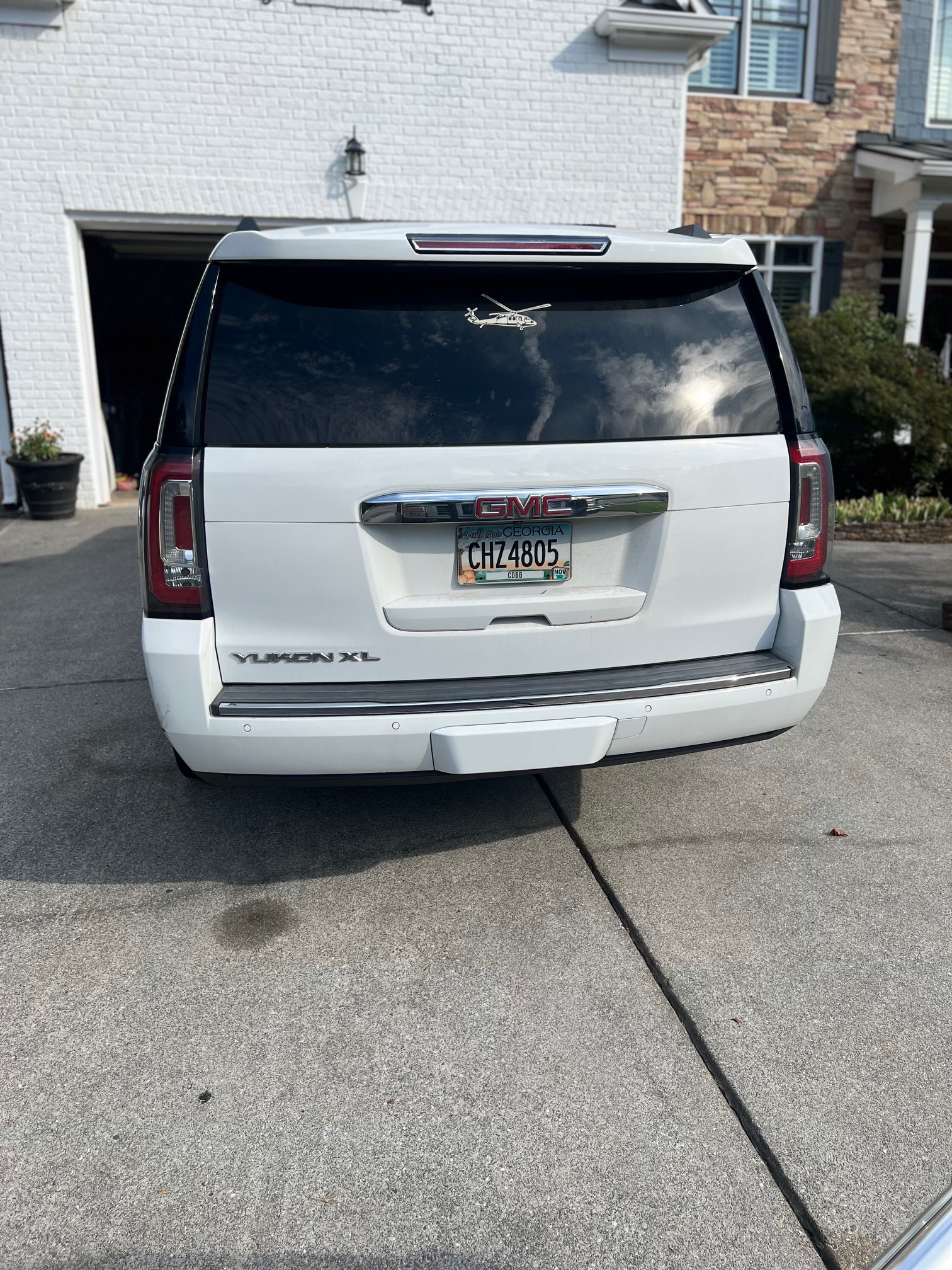 Used 2017 GMC Yukon XL Denali w/ Open Road Package AWD/4WD image 13