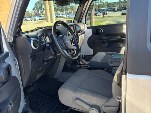 Used 2008 Jeep Wrangler Sahara w/ Dual Top Group image 13