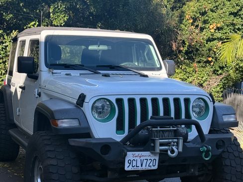 Used 2018 Jeep Wrangler Unlimited Sport image 1