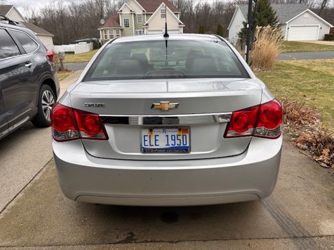 Used 2012 Chevrolet Cruze LS image 5