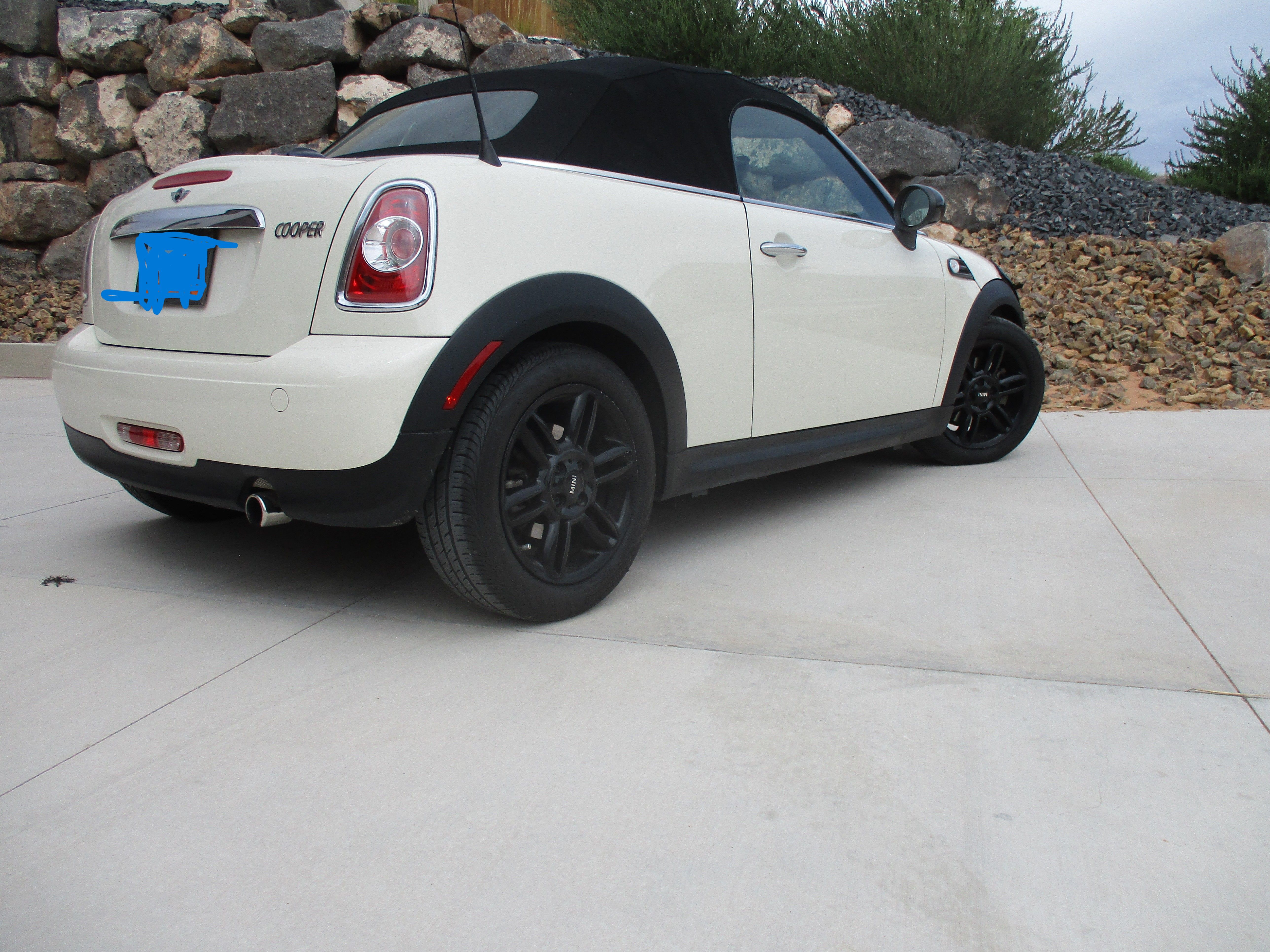 Used 2013 MINI Cooper Roadster FWD image 8